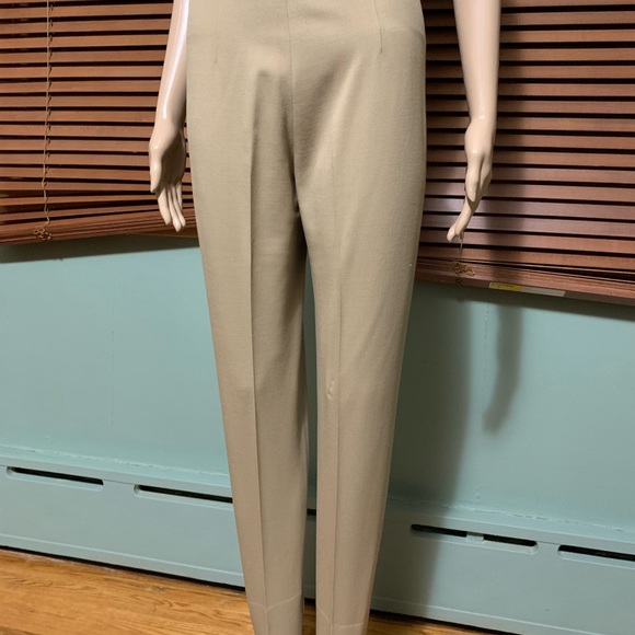 NWOT Women stretching pants by Victor Victoria. Size 40 (French) - Picture 5 of 11